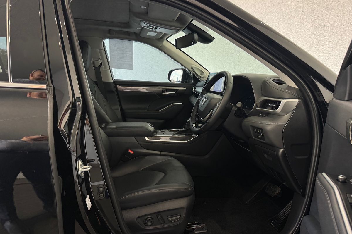 2024 Toyota Kluger Grande AXUH78R