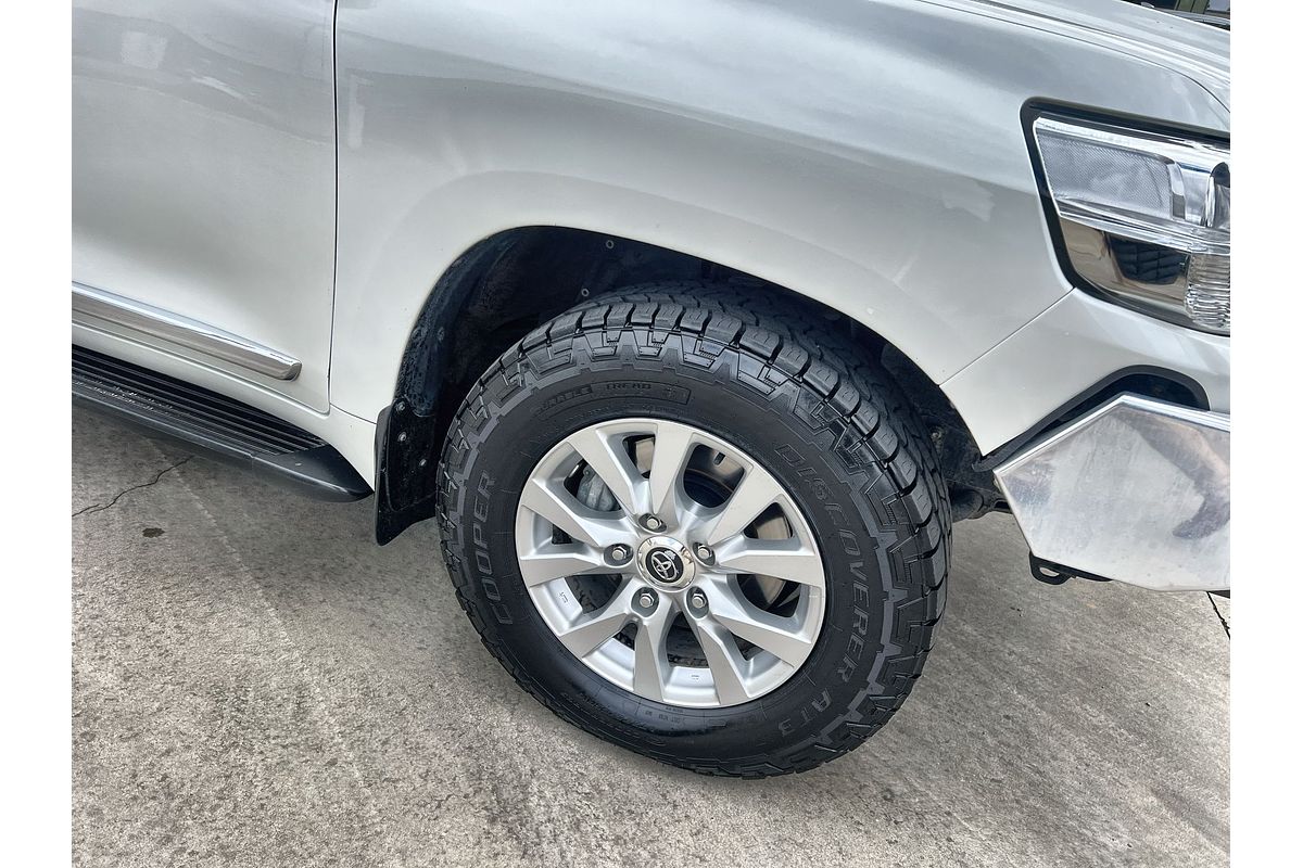 2017 Toyota Landcruiser Sahara VDJ200R