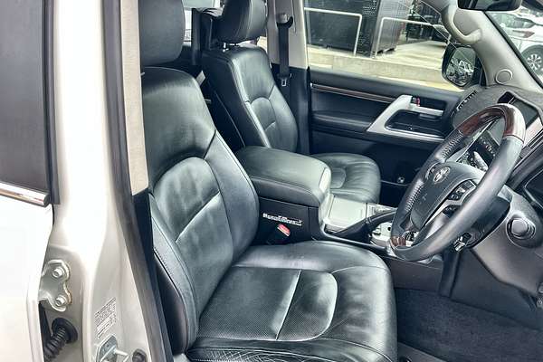 2017 Toyota Landcruiser Sahara VDJ200R
