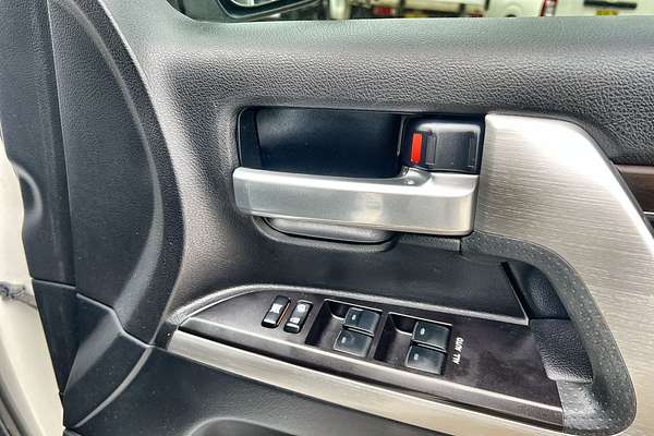 2017 Toyota Landcruiser Sahara VDJ200R