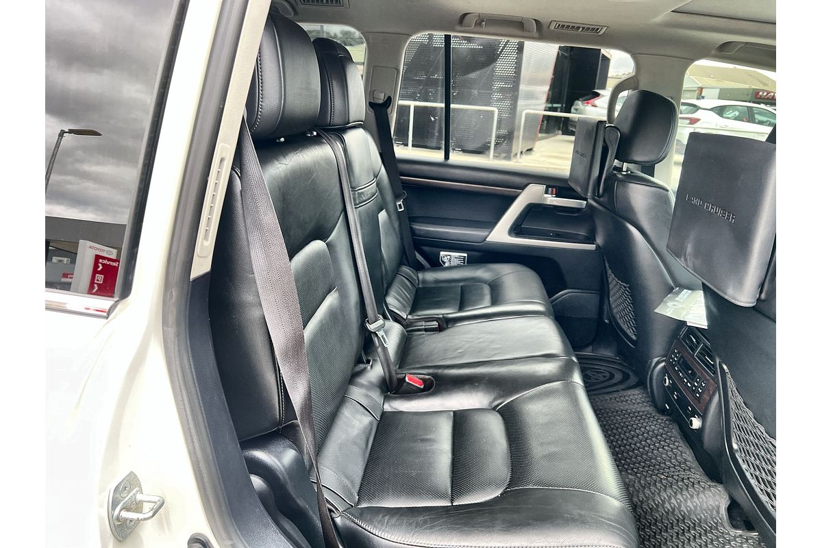 2017 Toyota Landcruiser Sahara VDJ200R