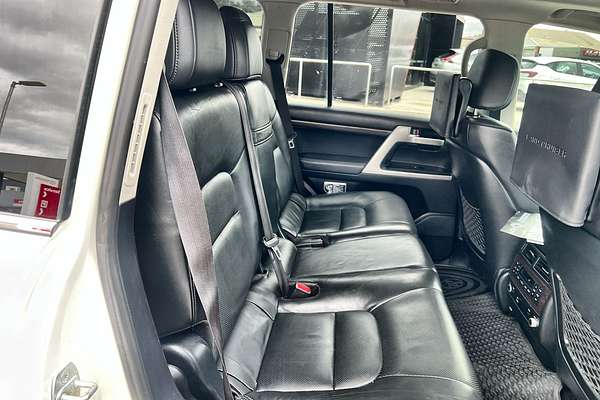 2017 Toyota Landcruiser Sahara VDJ200R