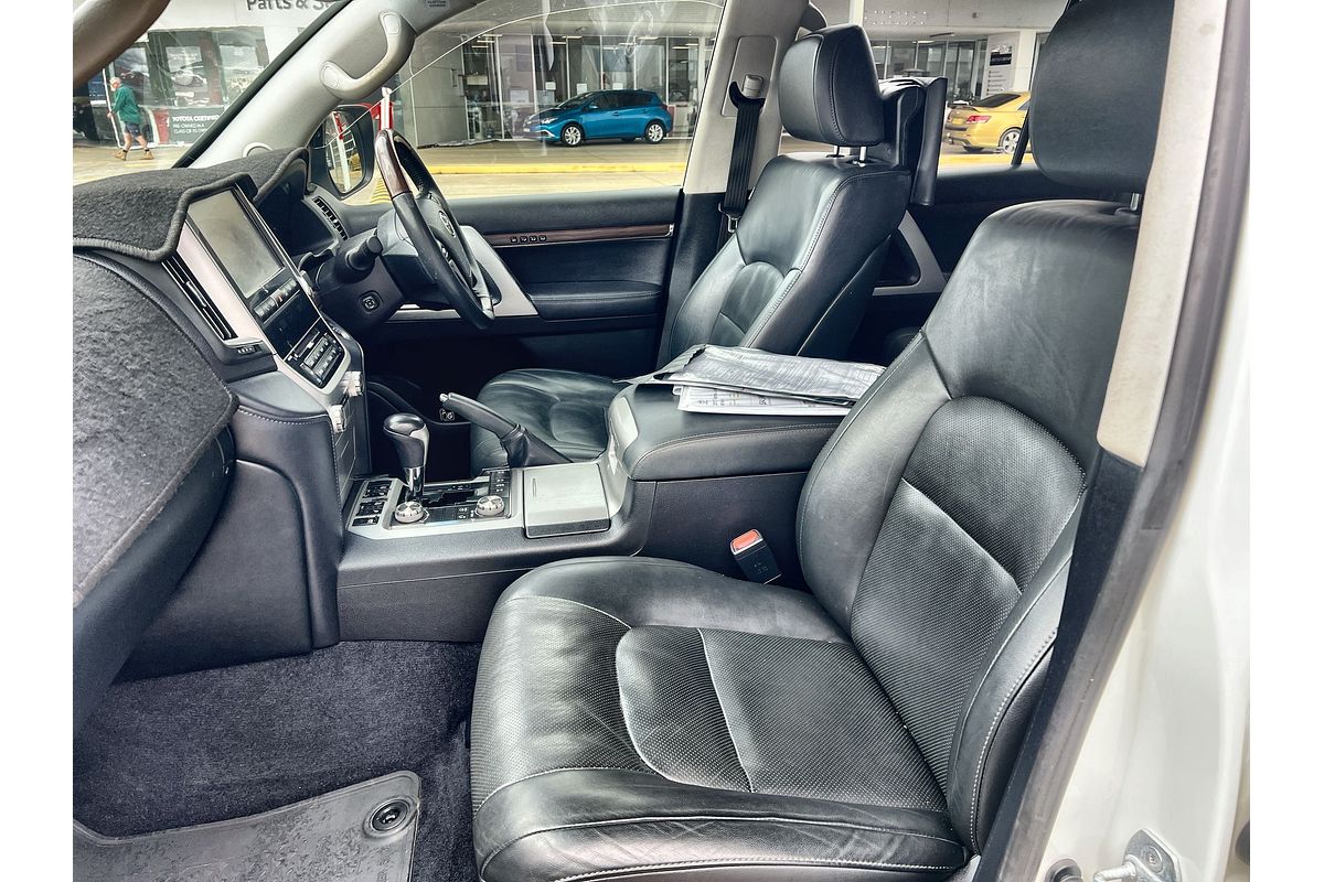 2017 Toyota Landcruiser Sahara VDJ200R