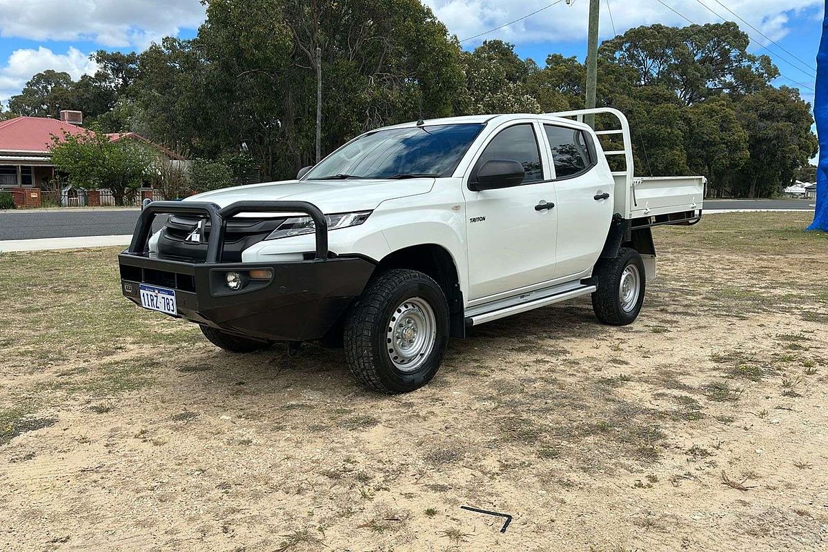2021 Mitsubishi Triton GLX ADAS MR 4X4