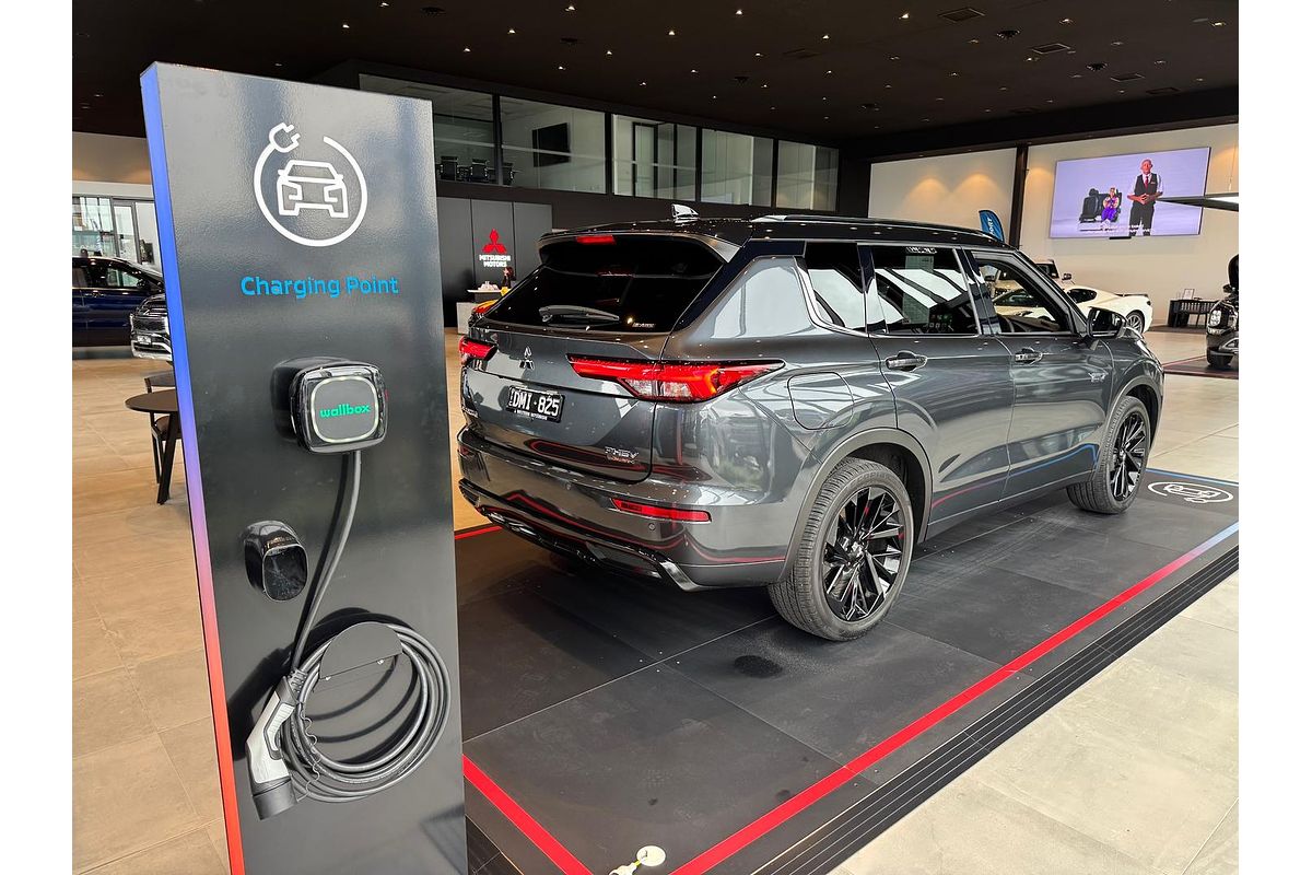 2024 Mitsubishi Outlander PHEV GSR ZM