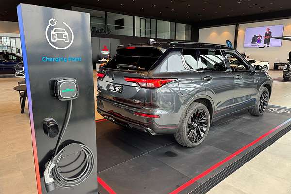 2024 Mitsubishi Outlander PHEV GSR ZM