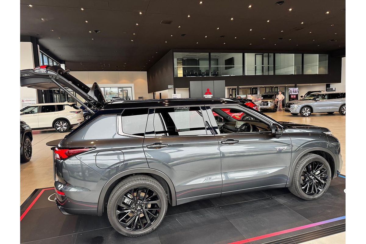 2024 Mitsubishi Outlander PHEV GSR ZM