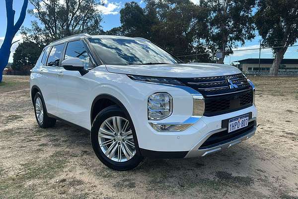 2022 Mitsubishi Outlander LS ZM