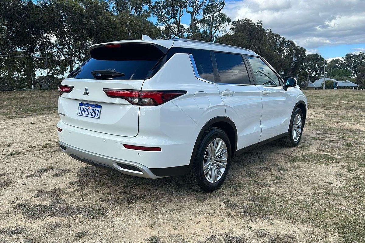 2022 Mitsubishi Outlander LS ZM
