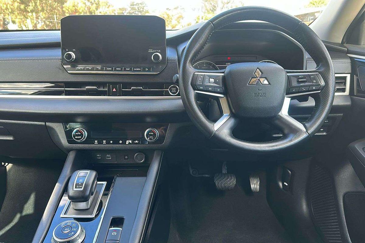 2022 Mitsubishi Outlander LS ZM