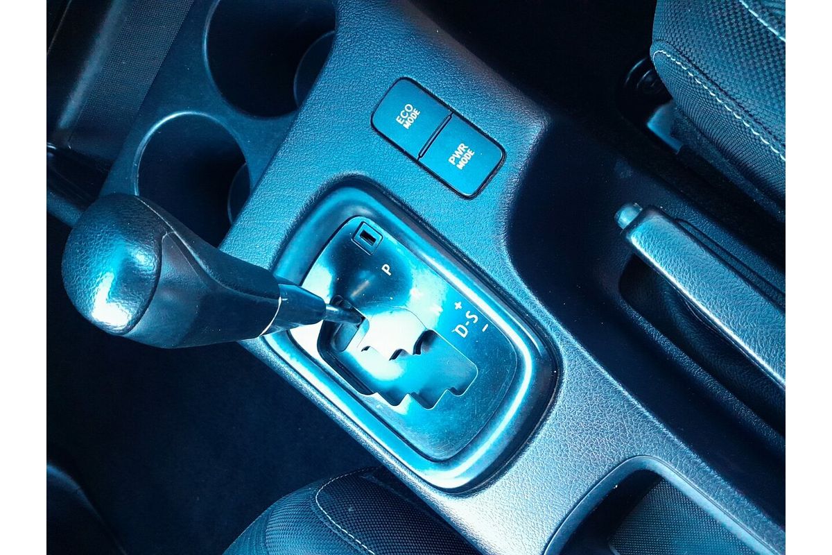 2016 Toyota Hilux SR GUN126R 4X4