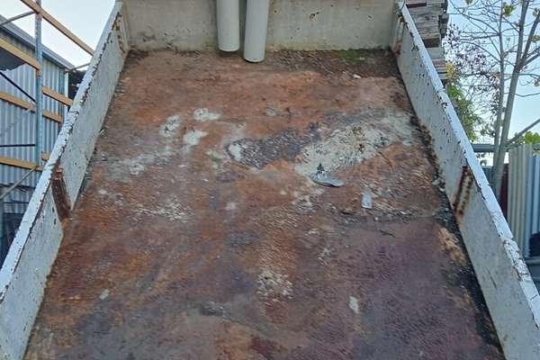 2000 Hino DUTRO 3 Medium 4x2