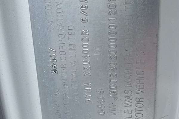 2000 Hino DUTRO 3 Medium 4x2