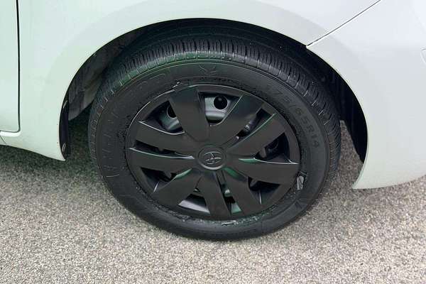 2011 Toyota Yaris YR NCP90R