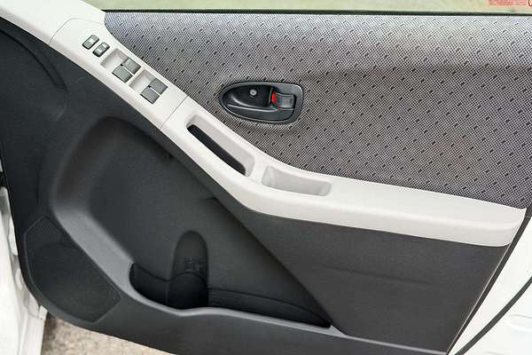 2011 Toyota Yaris YR NCP90R