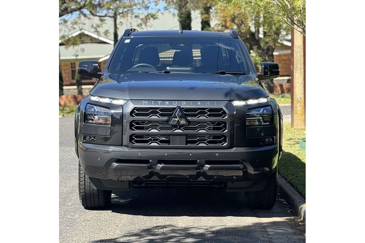 2025 Mitsubishi Triton GSR MV 4X4