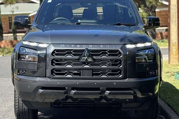 2025 Mitsubishi Triton GSR MV 4X4