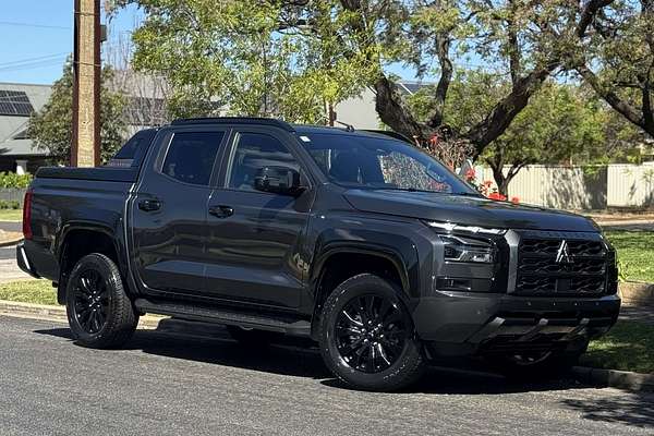 2025 Mitsubishi Triton GSR MV 4X4