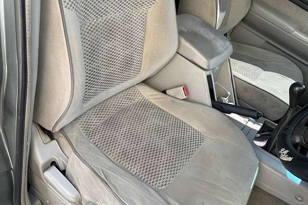 2004 Nissan Patrol ST GU III