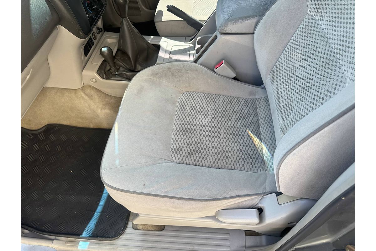 2004 Nissan Patrol ST GU III