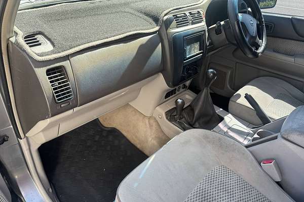 2004 Nissan Patrol ST GU III