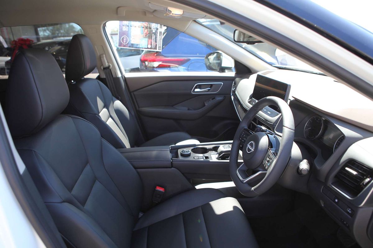 2025 Nissan X-TRAIL ST-L T33