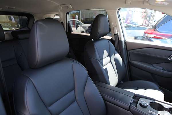 2025 Nissan X-TRAIL ST-L T33