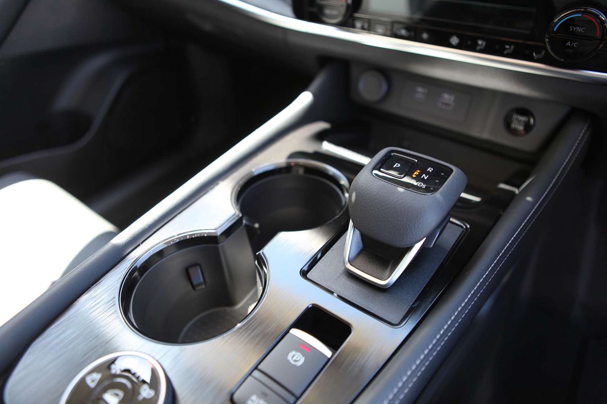 2025 Nissan X-TRAIL ST-L T33