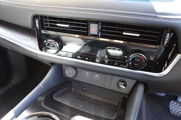 2025 Nissan X-TRAIL ST-L T33