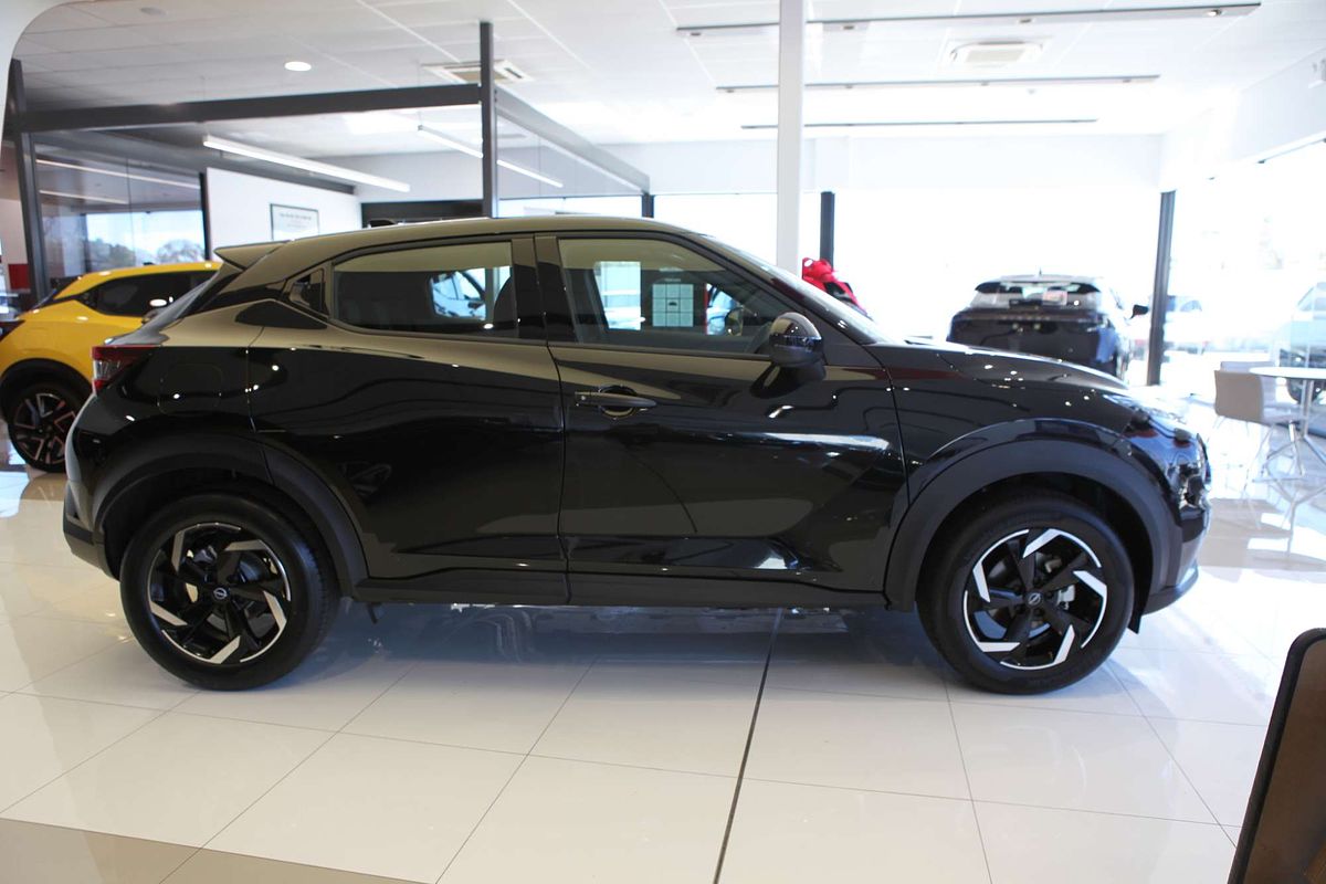 2025 Nissan JUKE ST+ F16