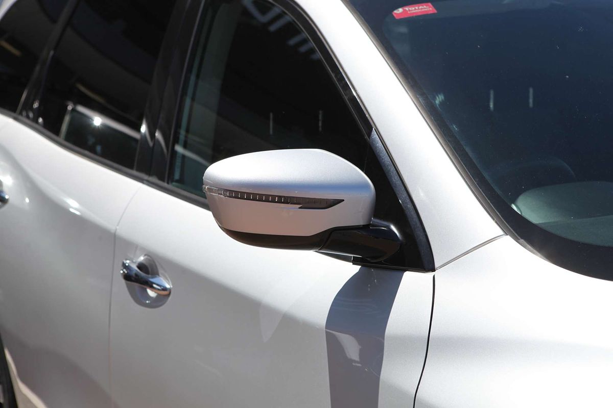 2017 Nissan Pathfinder ST R52 Series II