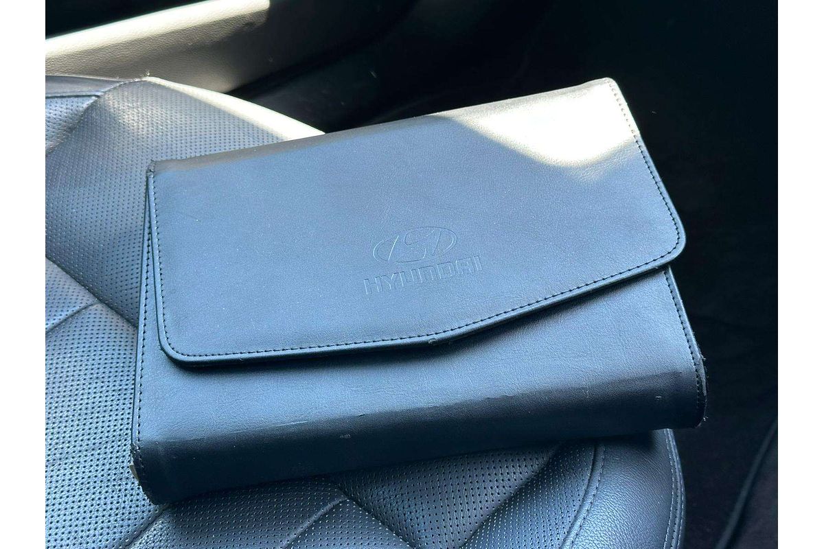 2016 Hyundai Genesis  DH