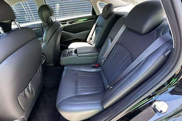 2016 Hyundai Genesis  DH