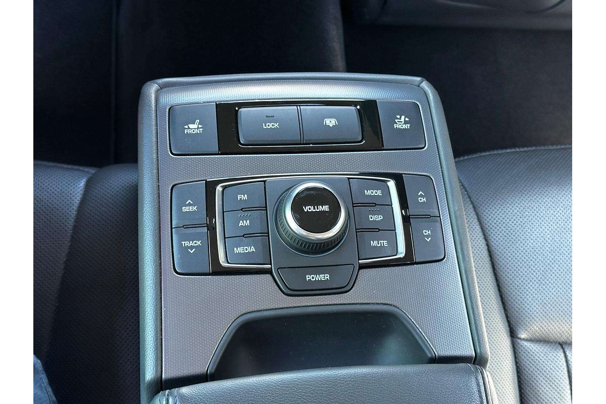 2016 Hyundai Genesis  DH