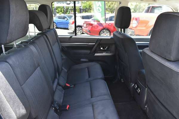 2017 Mitsubishi Pajero GLX NX