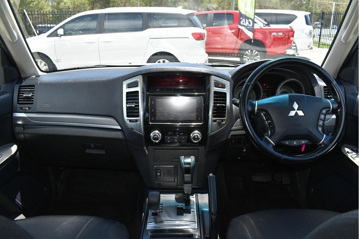 2017 Mitsubishi Pajero GLX NX
