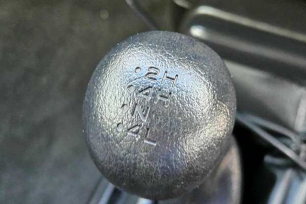 2012 Nissan Navara ST-R D22 4X4