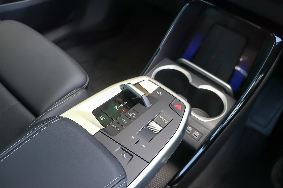 2025 BMW X1 sDrive18i U11