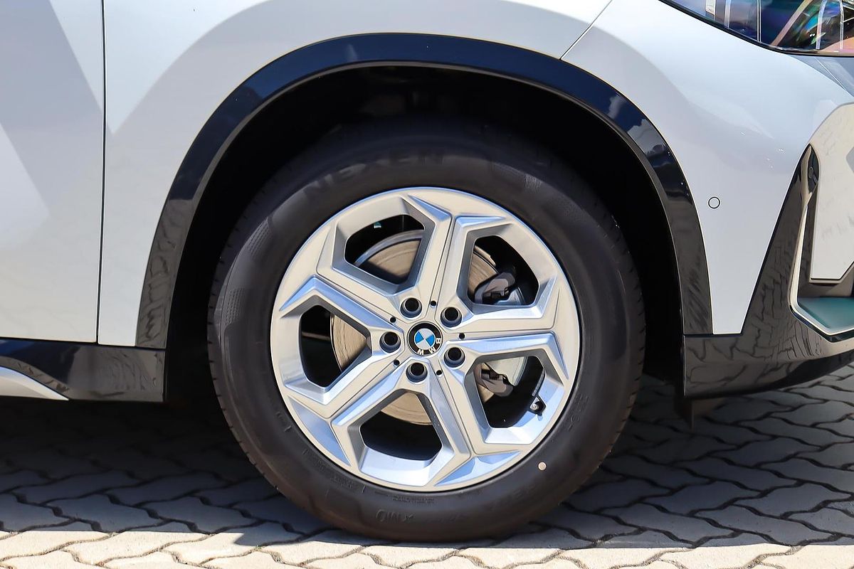 2025 BMW X1 sDrive18i U11