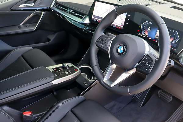 2025 BMW X1 sDrive18i U11