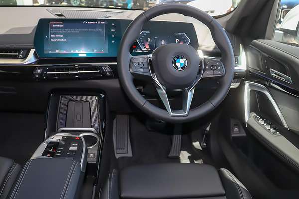 2025 BMW X1 sDrive18i U11