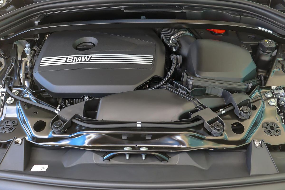 2025 BMW X1 sDrive18i U11