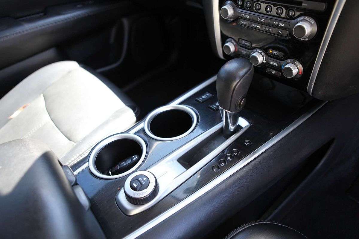 2020 Nissan Pathfinder ST-L R52 Series III