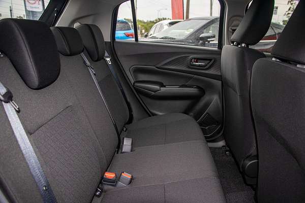 2025 Suzuki Swift Hybrid UZ