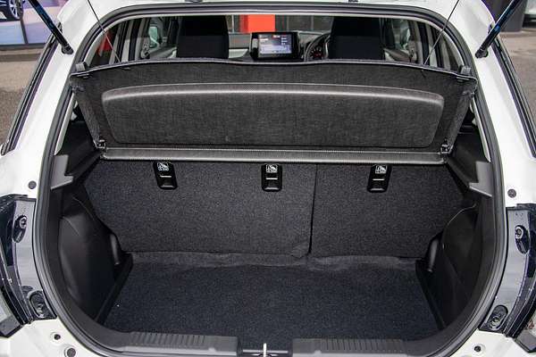 2025 Suzuki Swift Hybrid GLX UZ