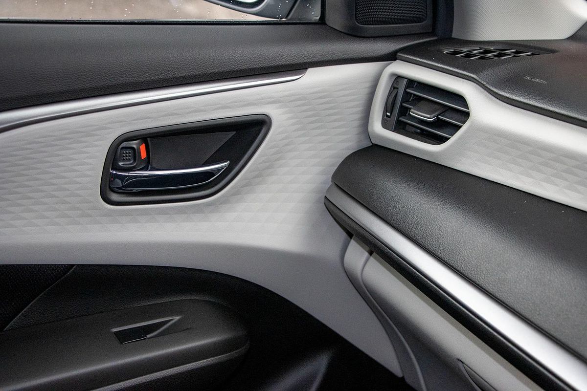 2025 Suzuki Swift Hybrid GLX UZ