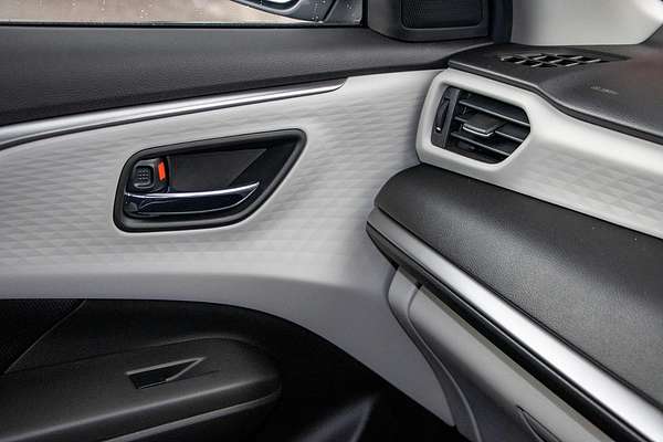 2025 Suzuki Swift Hybrid GLX UZ