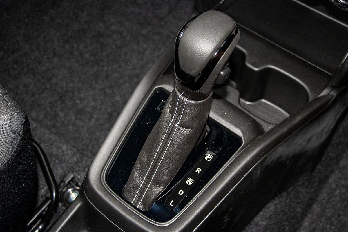 2024 Suzuki Swift Hybrid Plus UZ