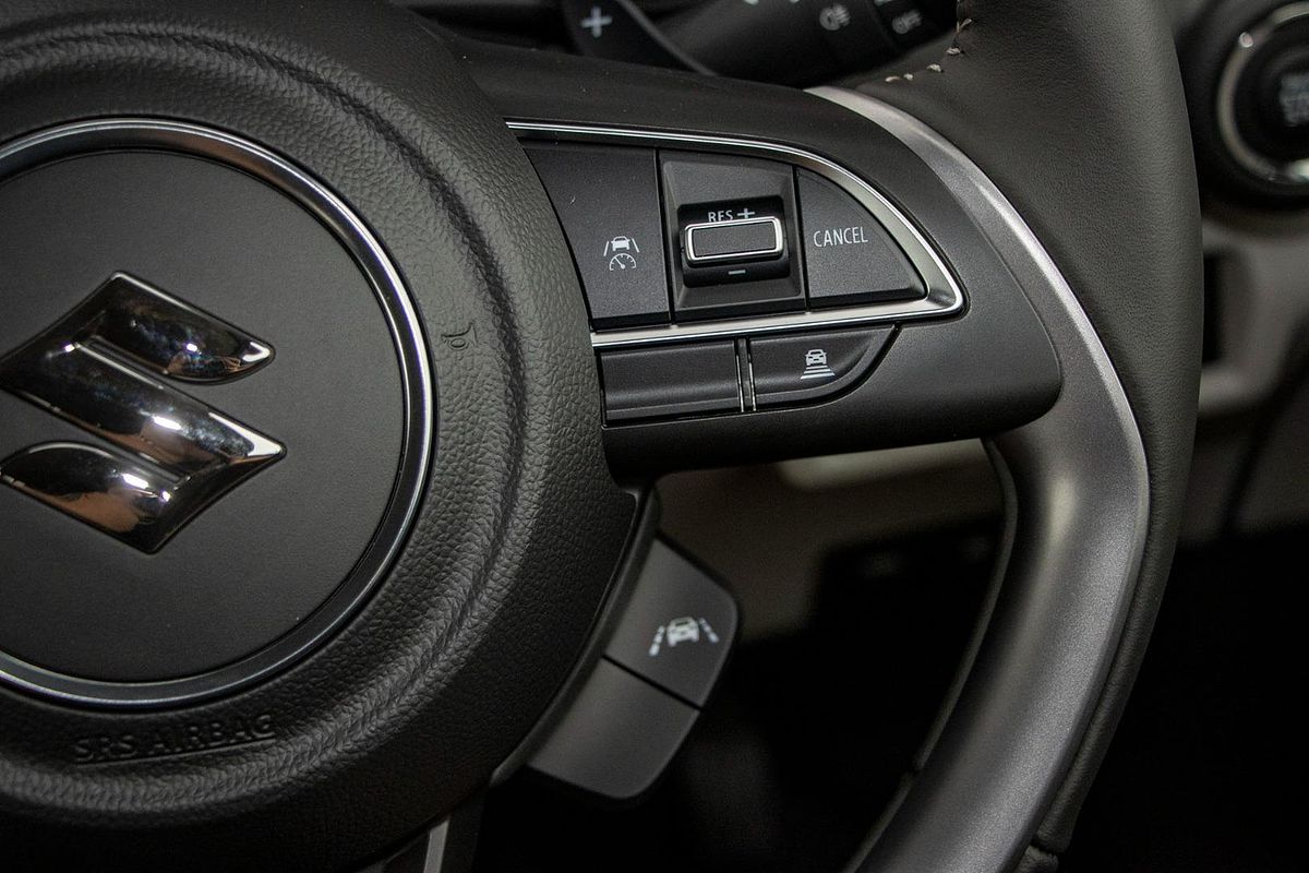 2025 Suzuki Swift Hybrid GLX UZ