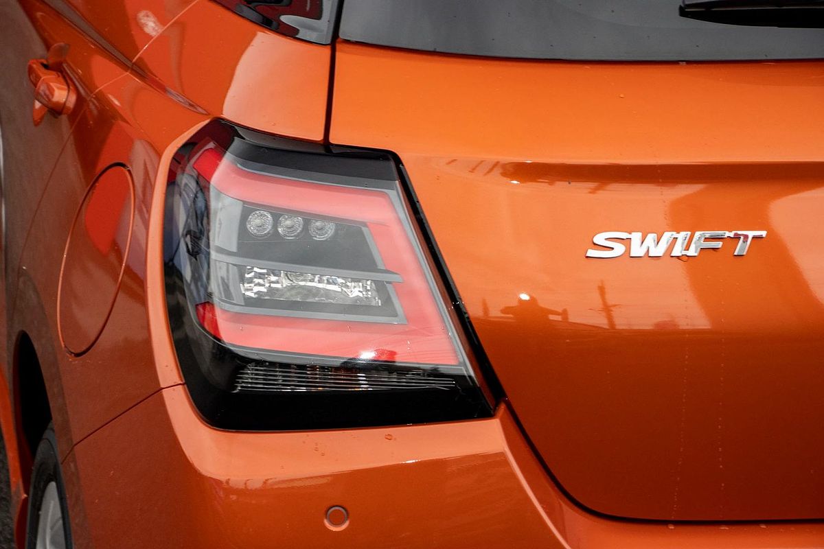 2024 Suzuki Swift Hybrid Plus UZ